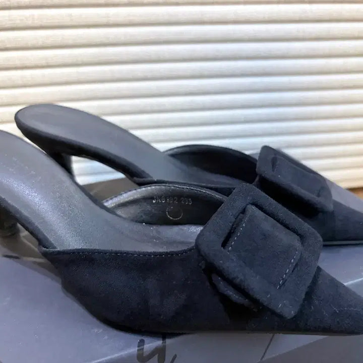 [BUNJANG] Suede Slingback Heels with Ribbon Detail / 스웨이드 슬링백