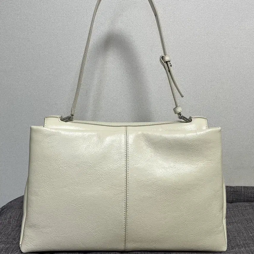 [BUNJANG] Couronne Phoebe Shoulder 35 Ivory Bag / 쿠론 피보 숄더 35 아이보리