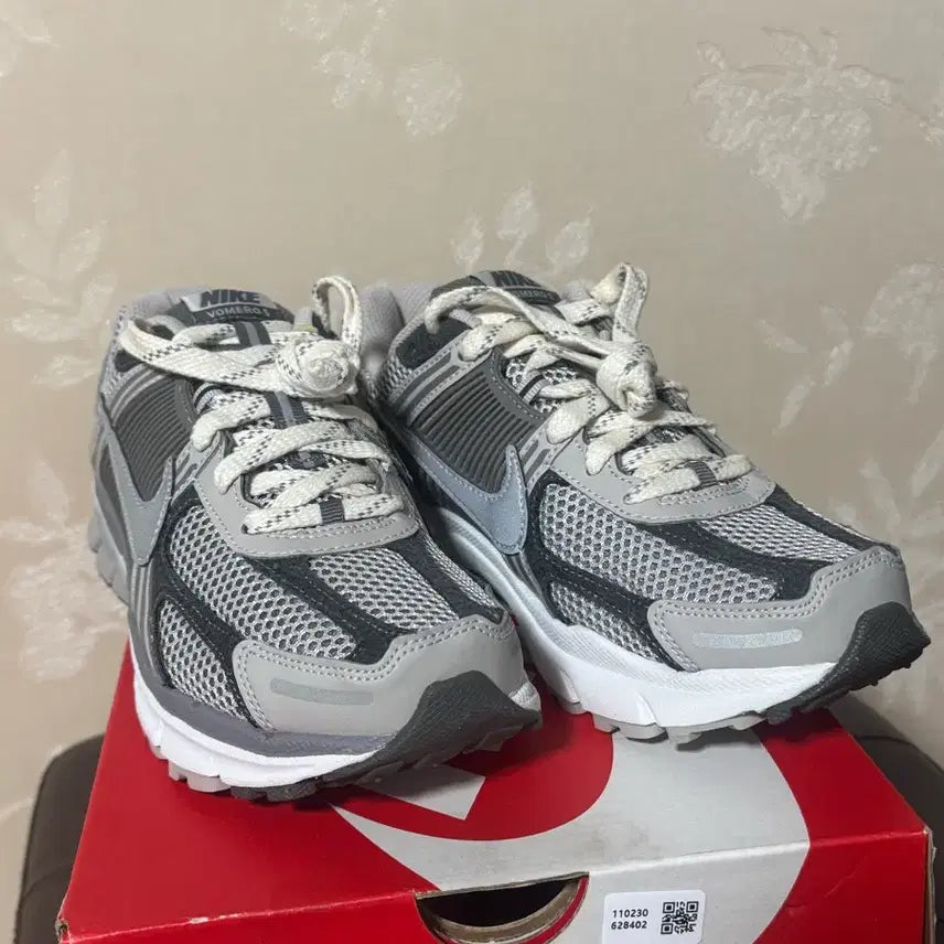 [BUNJANG] Nike Zoom Vomero 5 Sneakers / 나이키 줌 보메로5
