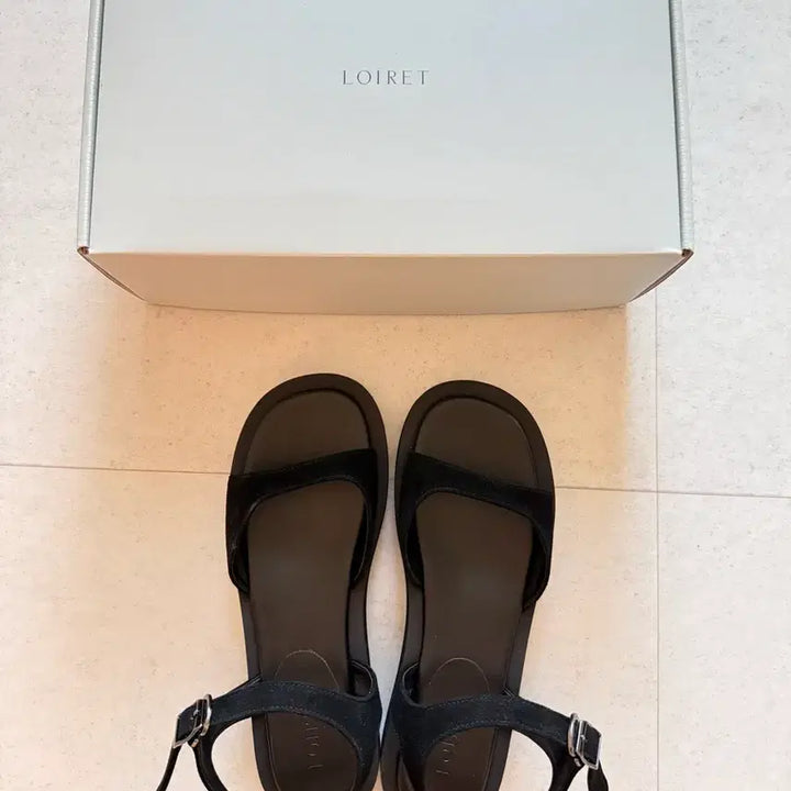 [BUNJANG] Luare Lir 575 Black Suede Sandals (245) / 루아레 Lir 575 블랙 스웨이드 샌들 245