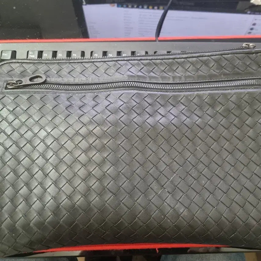 [BUNJANG] Bottega Veneta Two-Zipper Clutch / 보테가베네타 투지퍼 클러치