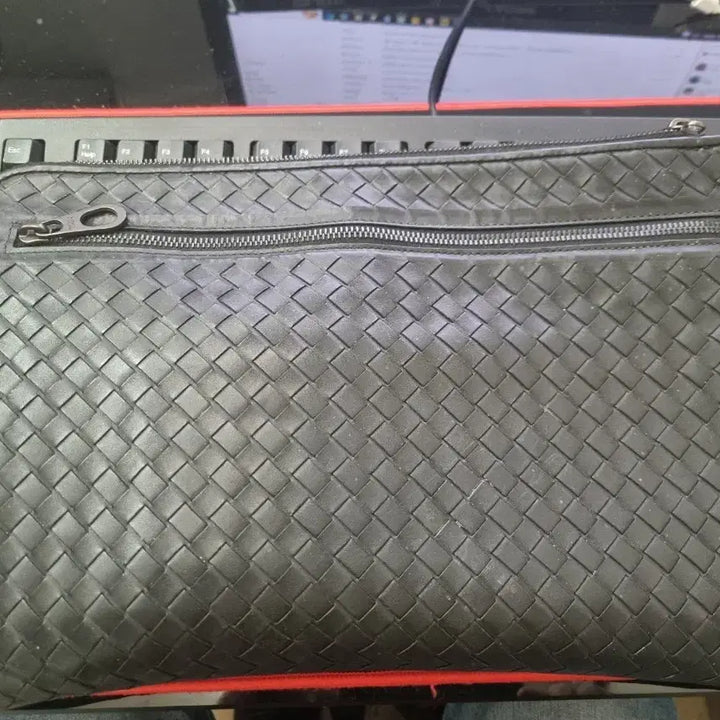 [BUNJANG] Bottega Veneta Two-Zipper Clutch / 보테가베네타 투지퍼 클러치