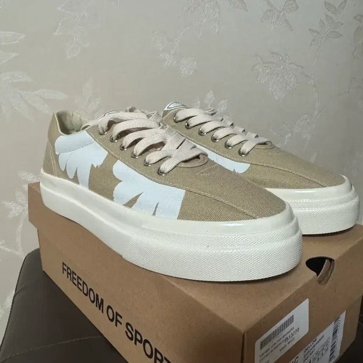 [BUNJANG] SCW Beige Floral Sneakers / SCW 베이지 플로럴 스니커즈