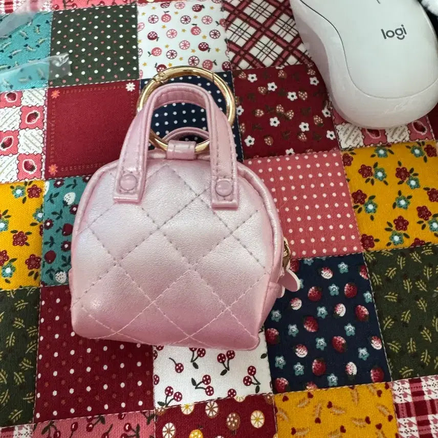 [BUNJANG] Kitty Quilting Mini Pouch / 키티 퀼팅 미니파우치
