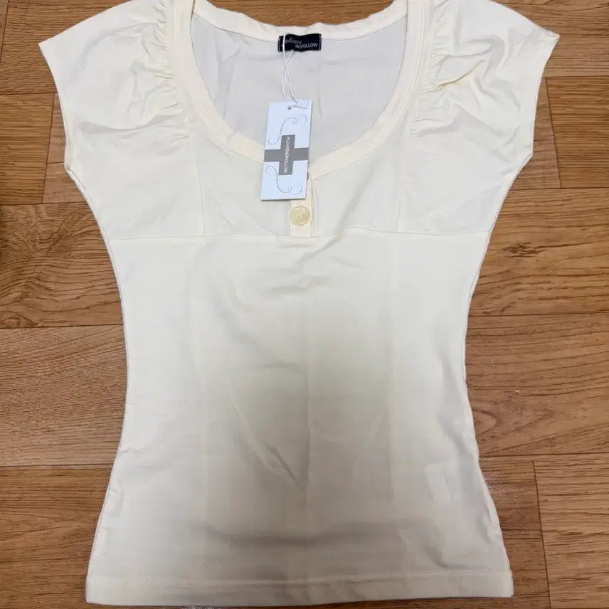 [BUNJANG] Please No Follow Sia Button Shirring Short Sleeve Top Lemon / 플리즈노팔로우 Sia Button 시아버튼탑 레몬