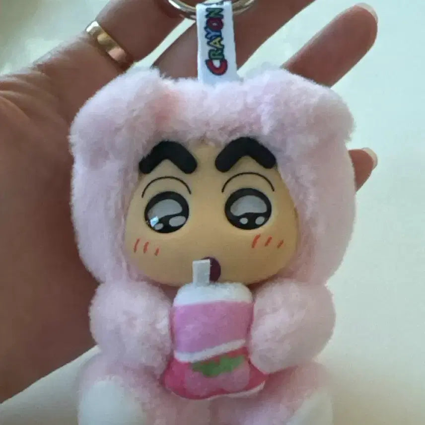 [SOLD OUT] 딸기 우유 짱구 인형 키링 정품
