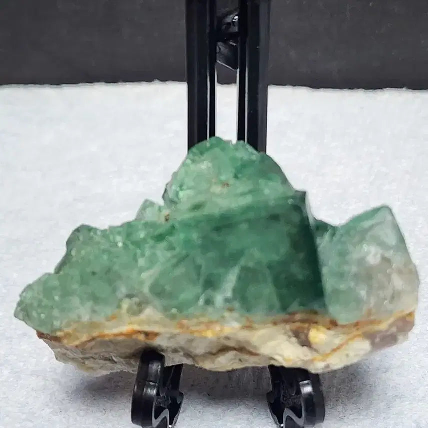 [BUNJANG] Natural Green Fluorite Crystal Cube with Stand / 천연 녹색 큐브 형석 원석(소품)+받침대