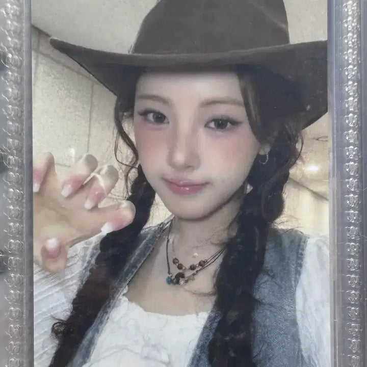 [BUNJANG] BABYMONSTER HyunLucky Draw Photocard / 베이비돈크라이 이현 엠씨 포카