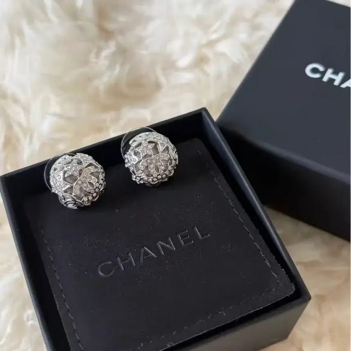 [BUNJANG] Chanel Silver Ball Earrings / 샤넬 실버 볼 귀걸이