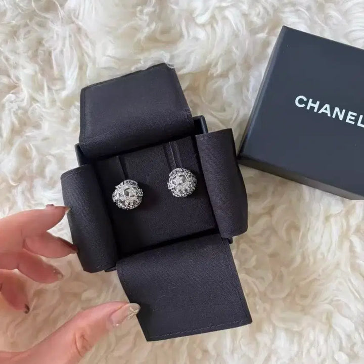 [BUNJANG] Chanel Silver Ball Earrings / 샤넬 실버 볼 귀걸이