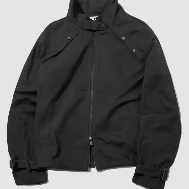 [BUNJANG] Place Studio High Neck Standard Strap Buckle Point Blouson Zip-Up Jacket Black / 플레이스 스튜디오 하이넥 스탠다드 스트랩 비조 포인트 블루종 집업 자켓
