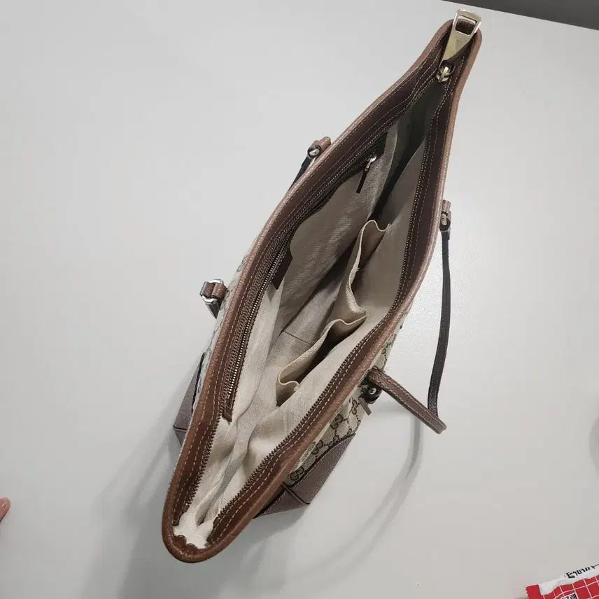 [BUNJANG] Gucci GG Logo Brown Shoulder Bag / 구찌 GG 로고 브라운 숄더백