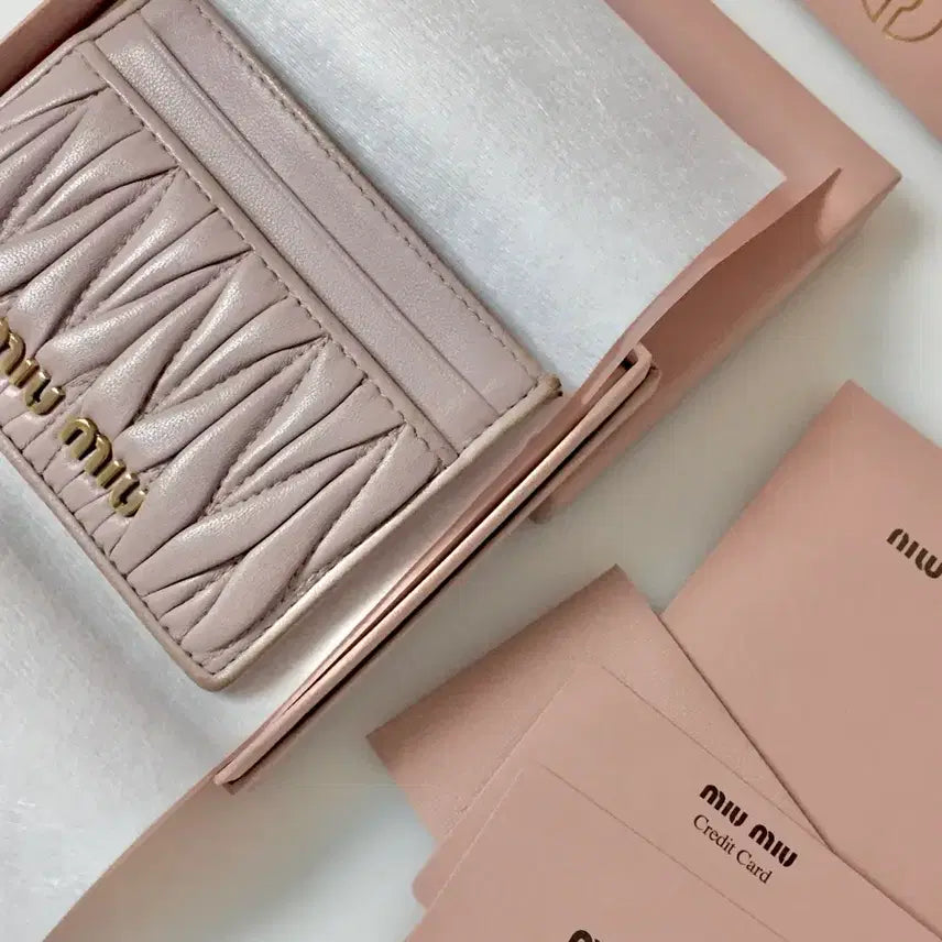 [BUNJANG] Miu Miu Matelassé Cardholder Baby Pink Full Set / 미우미우 마테라쎄 카드지갑 베이비핑크 풀세트