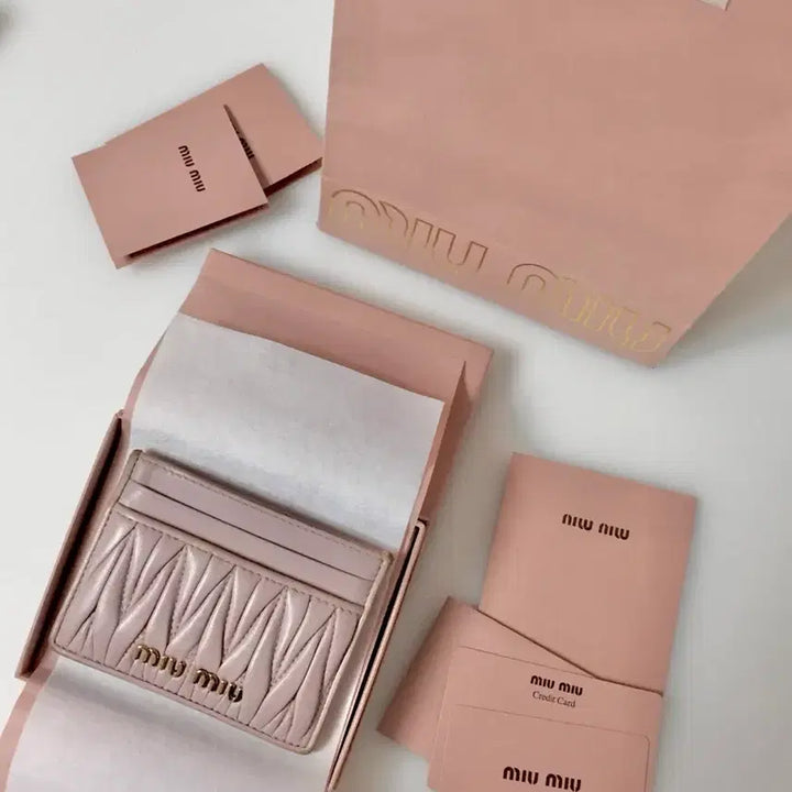 [BUNJANG] Miu Miu Matelassé Cardholder Baby Pink Full Set / 미우미우 마테라쎄 카드지갑 베이비핑크 풀세트