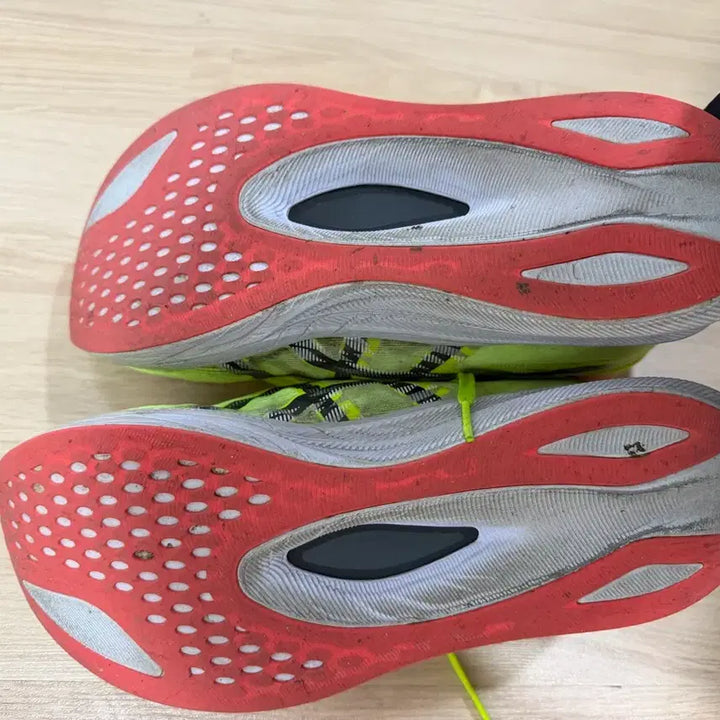 [BUNJANG] ASICS Magic Speed 4 Running Shoes - Yellow/Black - Size 275 / 아식스 매직스피드4 275