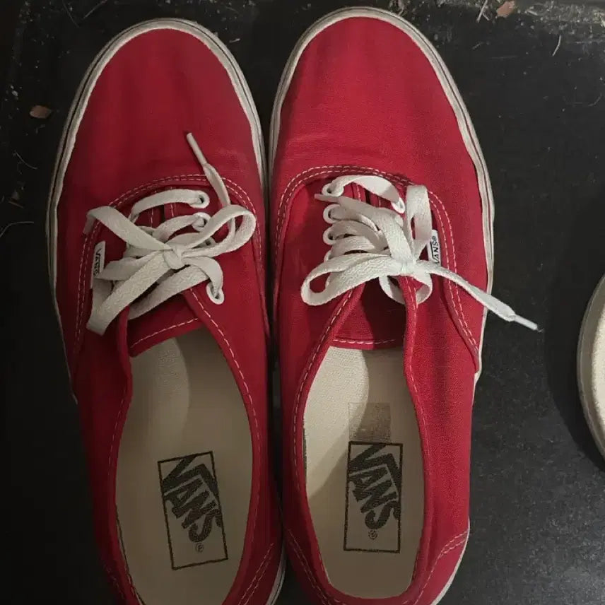 [BUNJANG] Vans Authentic Red Canvas Sneakers / Vans 반스 어센틱 레드 캔버스 스니커즈