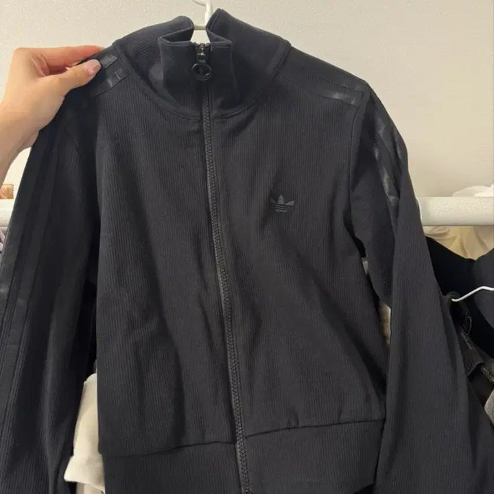 [BUNJANG] Adidas Black Ribbed Track Top / 아디다스 블랙 리브드 트랙탑