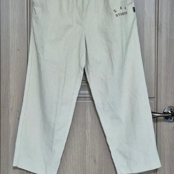 [BUNJANG] IAB Studio Corduroy Pants M / 아이앱 스튜디오 코듀로이 팬츠(공용가능) M