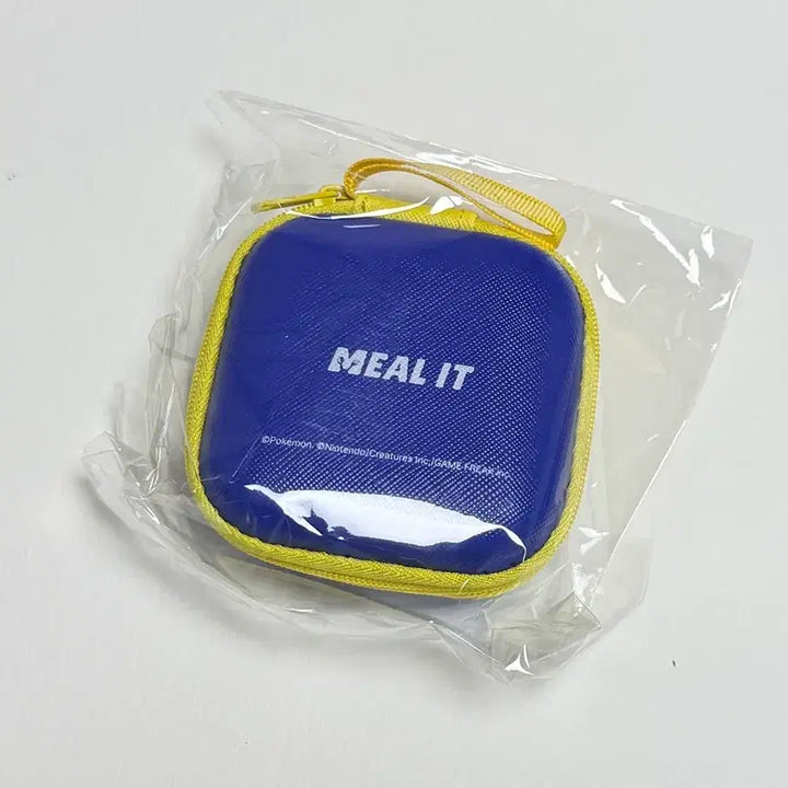 [BUNJANG] Olive Young Pokémon Collaboration Milkit Airpod Pouch - Golduck (Sealed) / 미개봉) 올리브영 포켓몬 콜라보 밀잇 에어팟 파우치 고라파덕 새상품
