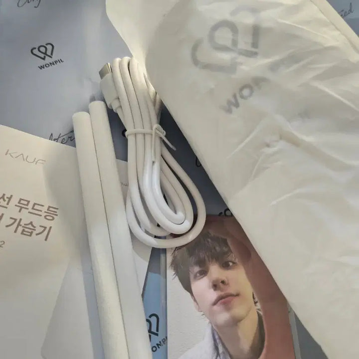[BUNJANG] DAY6 Wonpil Singerlong Humidifier + Photocard / 원필 싱어롱 기프트 가습기+포카