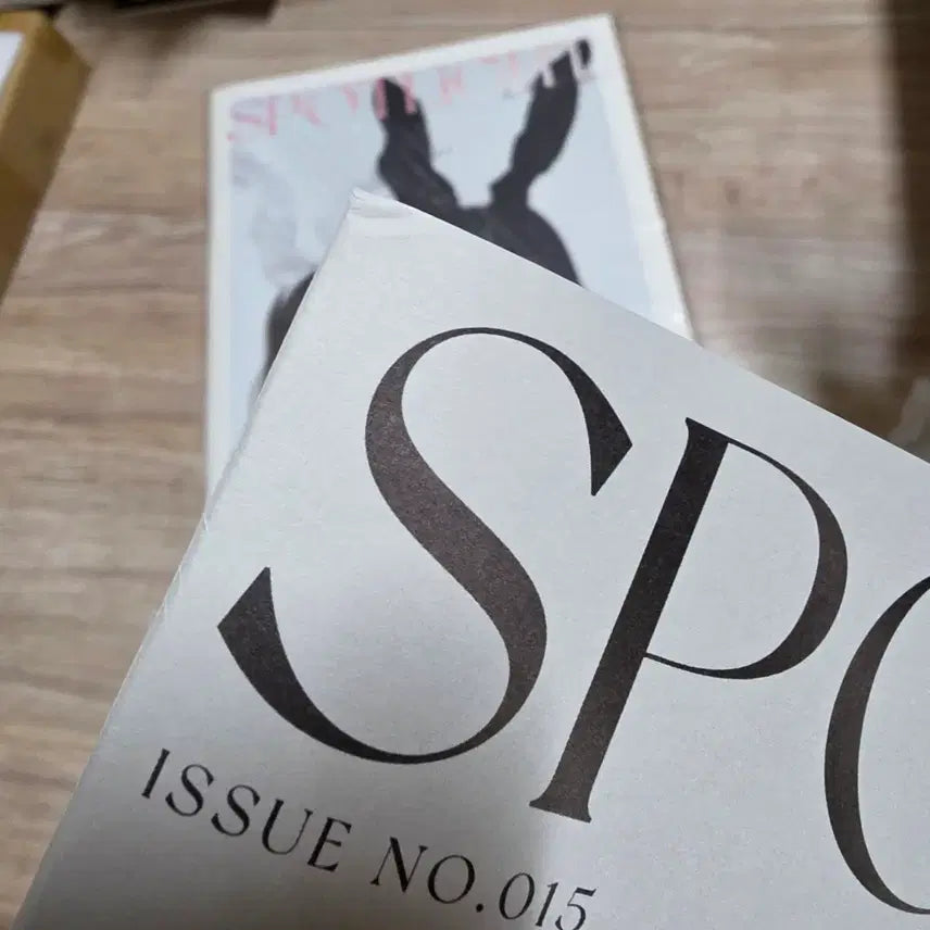 [BUNJANG] Seumin Rose Spotlight Magazine Poster Set / 스민장미 스포트라이트 SPOTLiGHT 잡지 포스터 세트