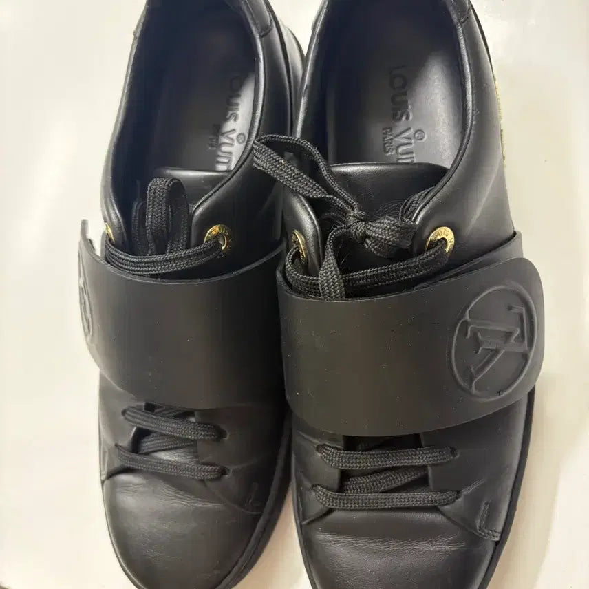 [BUNJANG] Louis Vuitton Black Leather Sneakers / 루이비통 블랙 레더 스니커즈