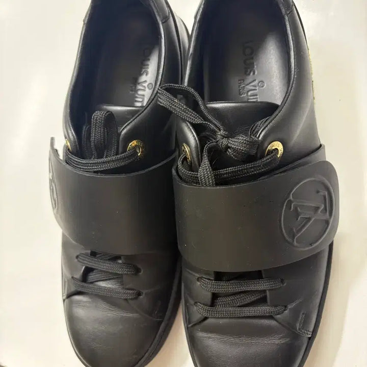 [BUNJANG] Louis Vuitton Black Leather Sneakers / 루이비통 블랙 레더 스니커즈