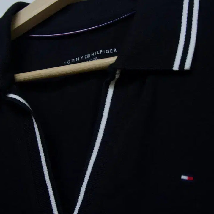 [SOLD OUT] 타미힐피거 블랙 카라 원피스