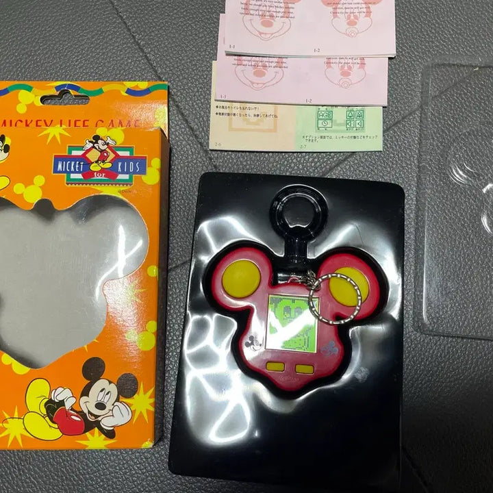 [BUNJANG] Classic Disney Mickey Mouse Tamagotchi Game Keychain / [새상품] 고전 디즈니 미키마우스 다마고치 게임기 키링