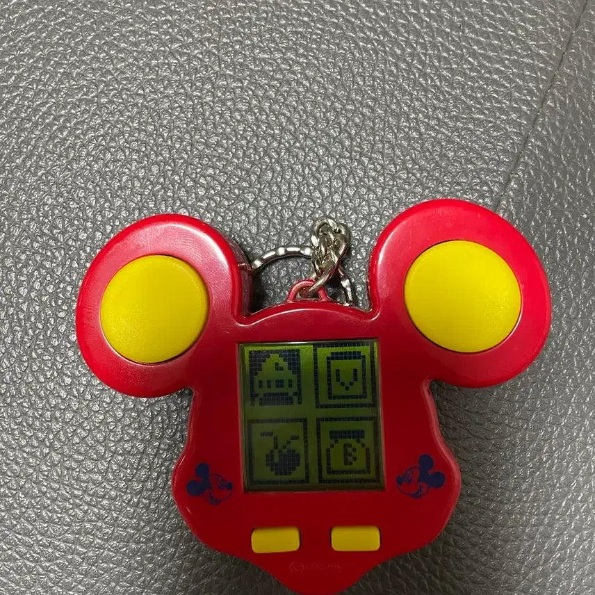[BUNJANG] Classic Disney Mickey Mouse Tamagotchi Game Keychain / [새상품] 고전 디즈니 미키마우스 다마고치 게임기 키링