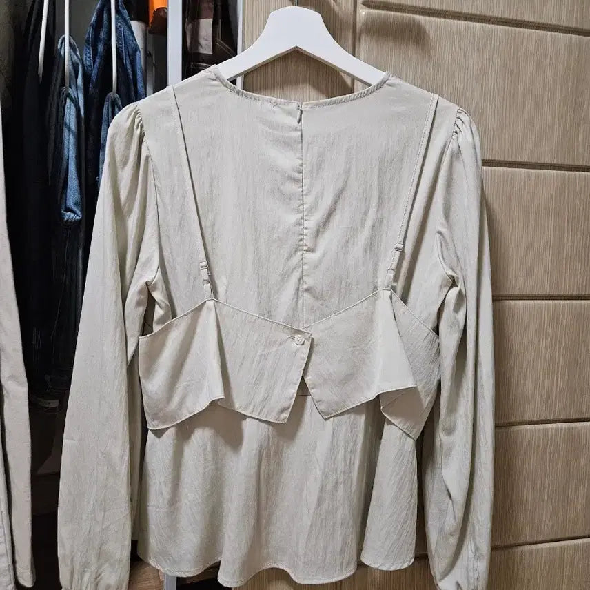 [BUNJANG] Nounou Better Bustier Blouse / 노운베러 뷔스티에 블라우스