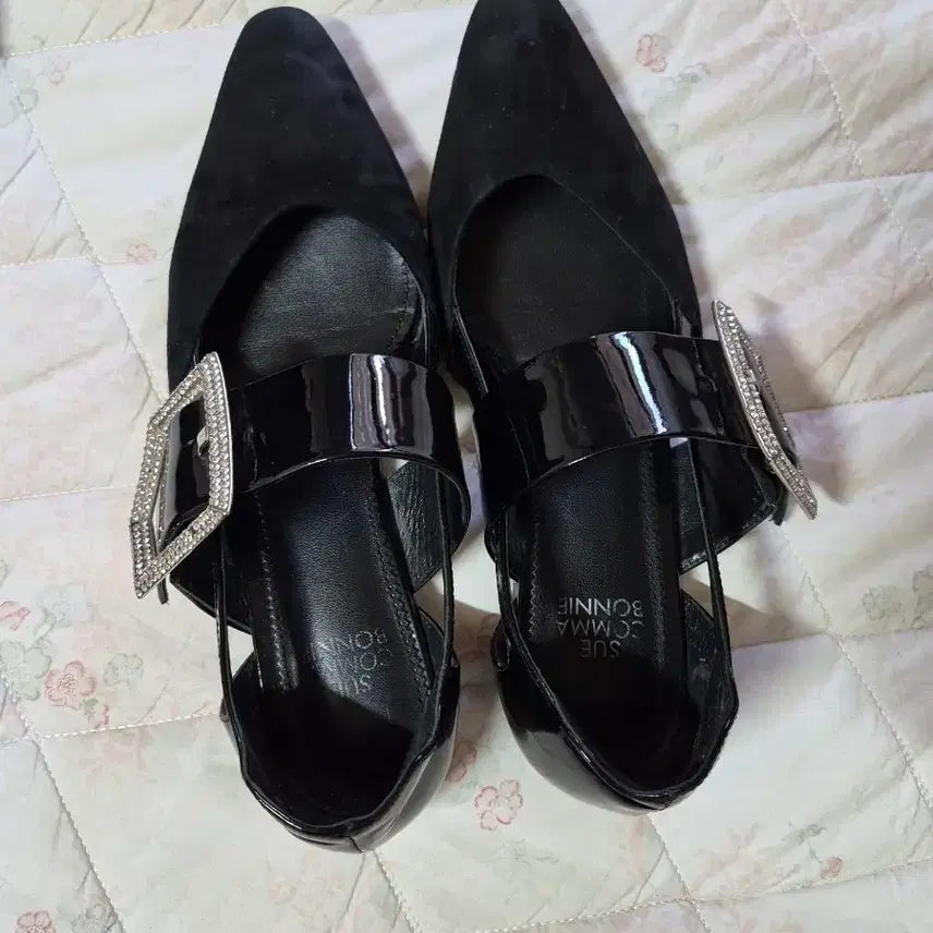 [BUNJANG] SUECOMMA BONNIE Black Pointed Toe Loafers with Cubic Embellishments / 슈콤마보니 240