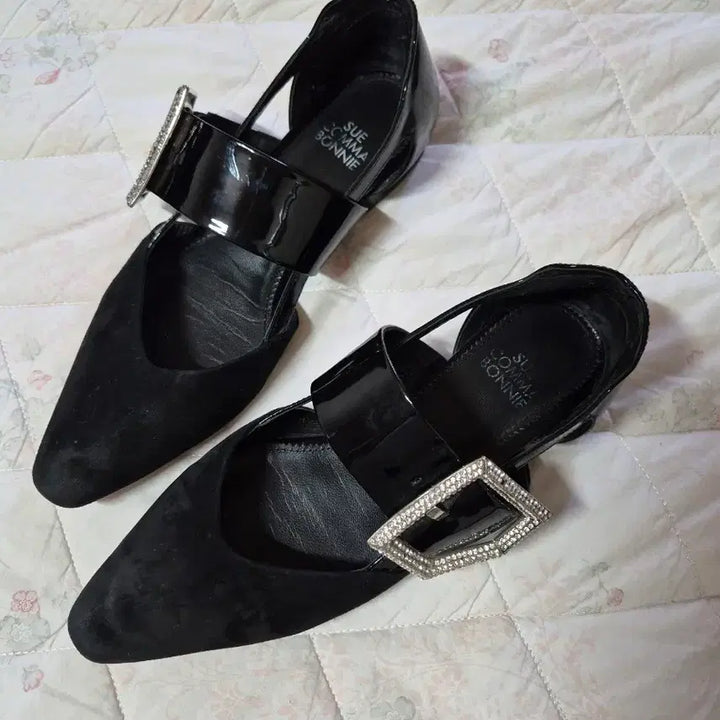 [BUNJANG] SUECOMMA BONNIE Black Pointed Toe Loafers with Cubic Embellishments / 슈콤마보니 240
