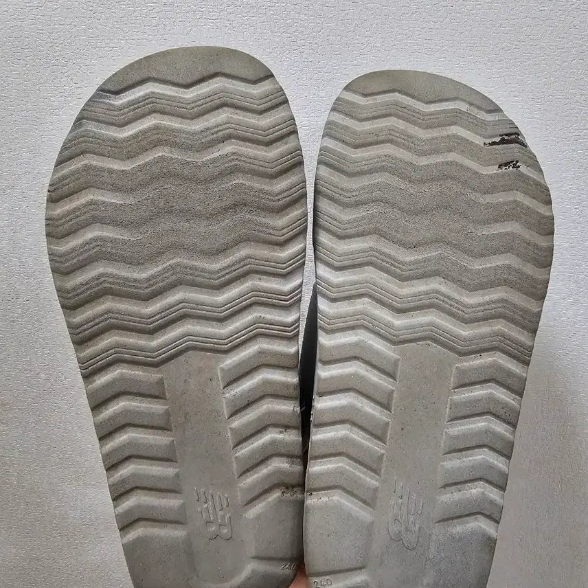 [BUNJANG] New Balance Cloud Grey Sandals (240) / 뉴발란스 샌들 240 클라우드 그레이
