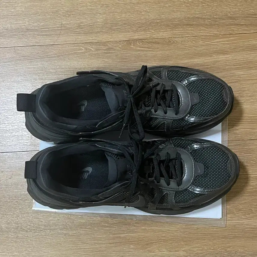 [BUNJANG] Nike V2K Run Black Shoes (Size 300) / 나이키 V2K RUN 블랙 300