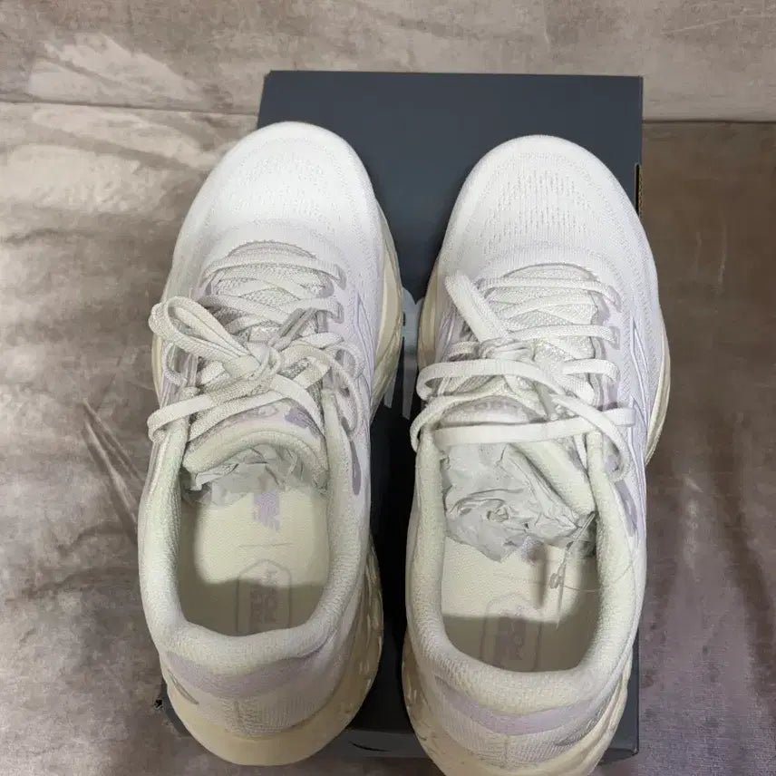 [BUNJANG] New Balance Fresh Foam 680v8 Wide 235 (New) / 뉴발란스 프레쉬폼 680v8 235 와이드 새제품