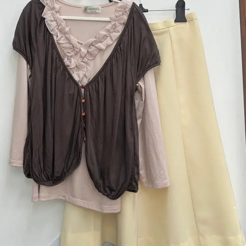 [BUNJANG] Japanese Vintage Hagumi Strawberry Chocolate Cheesecake Cardigan Spring Skirt Coordination Set / 일본빈티지 하구미 초코딸기 치즈 케이크 가디건 봄 스커트 코디세트
