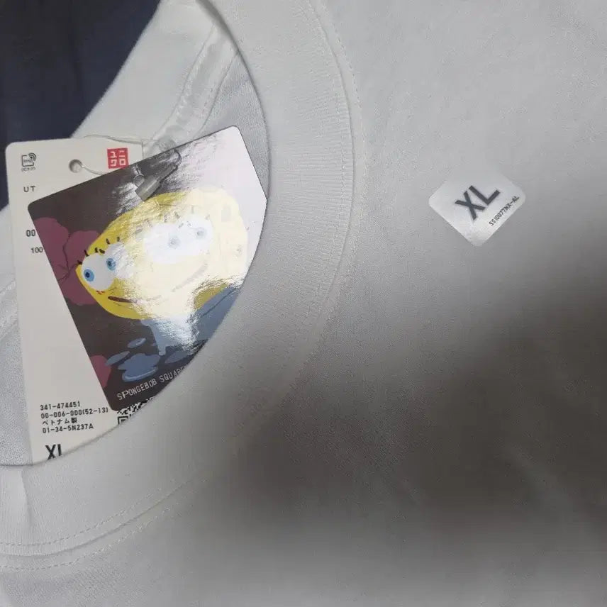 [BUNJANG] Uniqlo SpongeBob White T-Shirt XL / 유니클로 스펀지밥 흰색반팔티 XL 미사용품