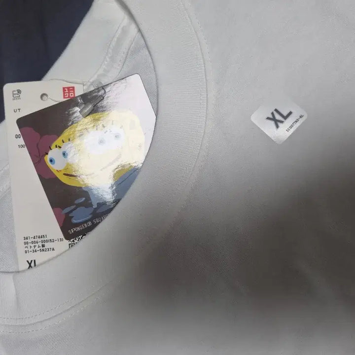 [BUNJANG] Uniqlo SpongeBob White T-Shirt XL / 유니클로 스펀지밥 흰색반팔티 XL 미사용품