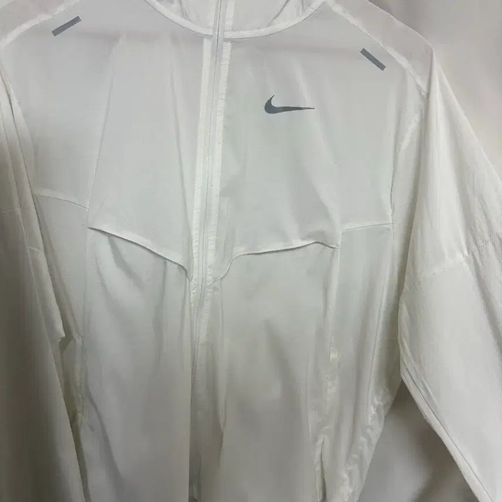 [BUNJANG] Nike Running Lightweight Packable White Hooded Jacket / 나이키 러닝 경량 패커블 바람막이 화이트 후드 자켓