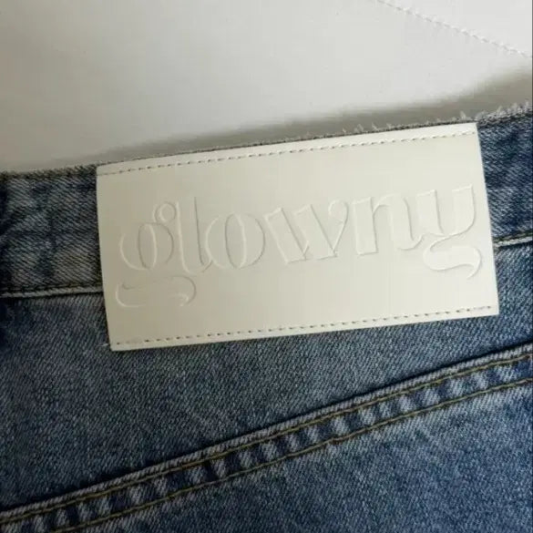 [BUNJANG] Glony 93 Mid Rise Loose Fit Denim Pants / 새상품)글로니 93 미드라이즈 루즈핏 데님팬츠 청바지