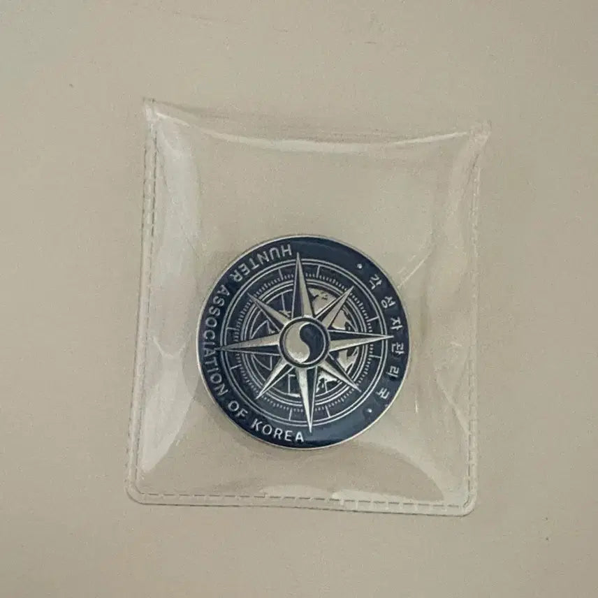 [BUNJANG] Heonjusal (Hunter Wants to Live Quietly) Badge / 헌터는 조용히 살고싶다 헌조살 뱃지