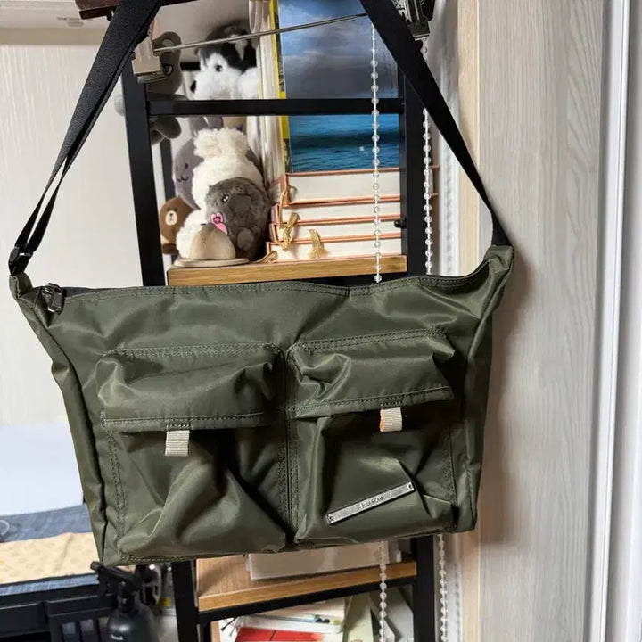 [BUNJANG] RAWROW Citywalker Nylon Cargo Messenger Bag Khaki / 로우로우 시티워커 크로스백(khaki )상태최상