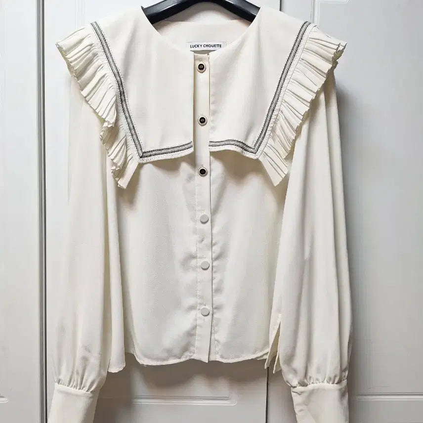 [SOLD OUT] 럭키슈에뜨 블라우스