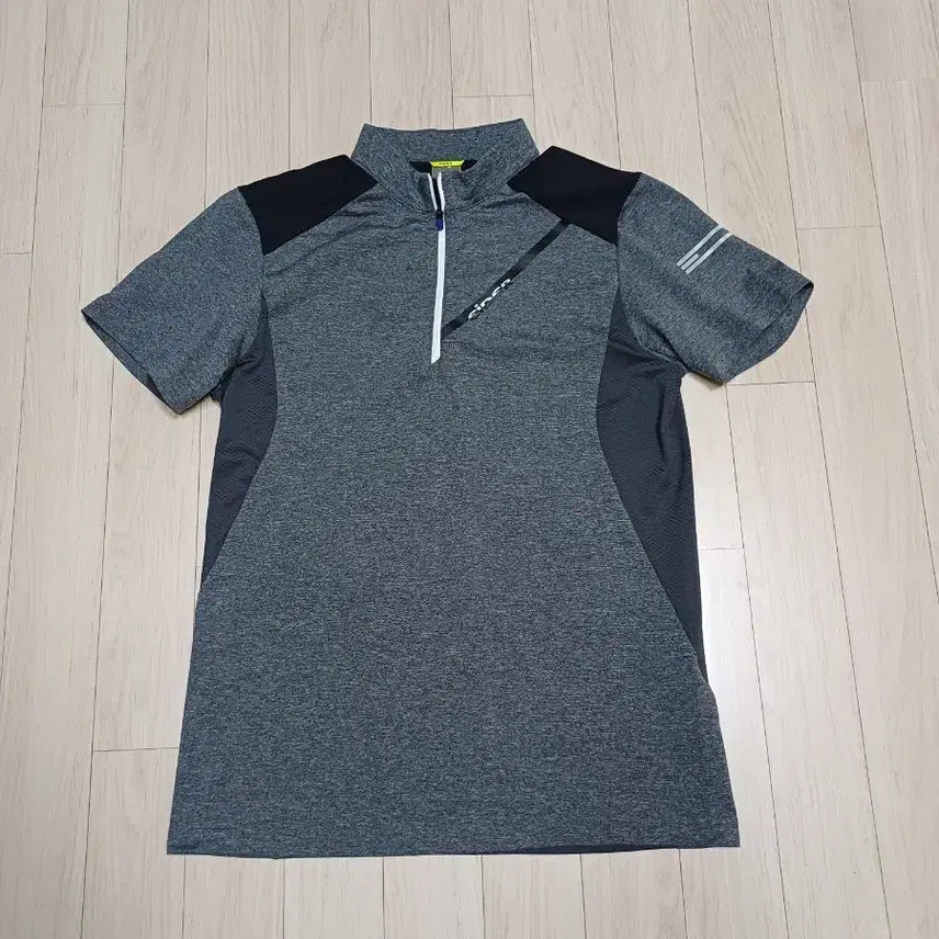 [BUNJANG] Eider Short-Sleeve Zip-Up T-shirt / 아이더 반팔 집업 티셔츠