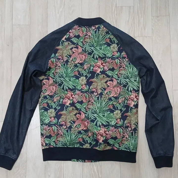 [BUNJANG] Zara Black Tag Vintage Luxury Embroidered Denim Blouson L / 자라 블랙택 빈티지 럭셔리 데님 자수 블루종 L