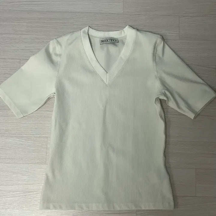 [BUNJANG] Recto Slim Fit V-Neck Knit / 렉토 슬림핏  v넥
