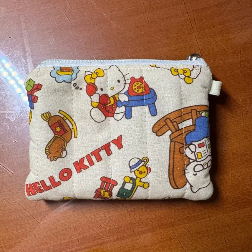 [SOLD OUT] 키티 봉제 누빔 파우치 저렴하게 팝니다 :-)
