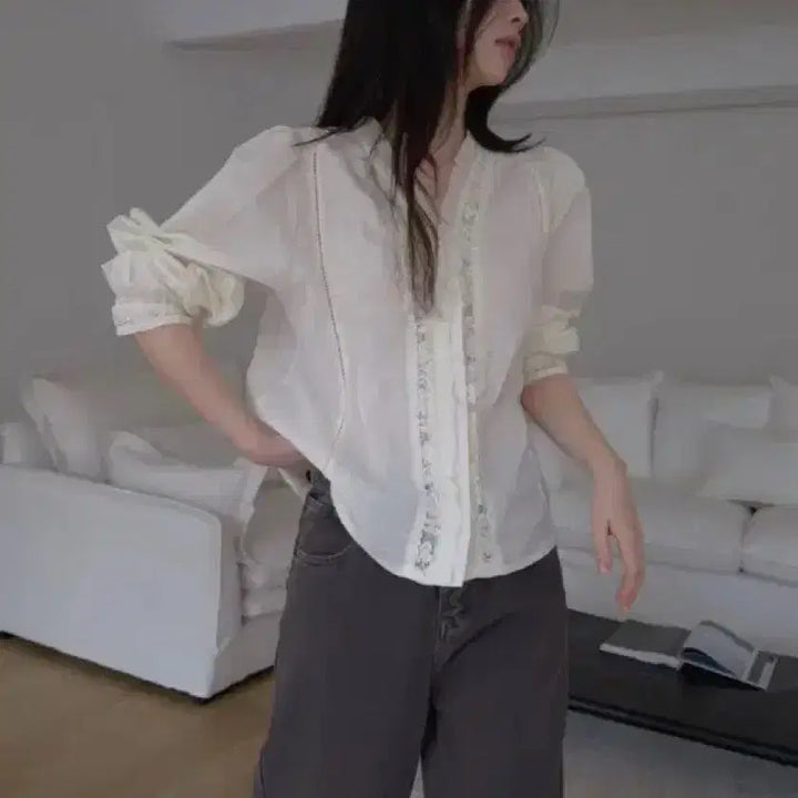 [BUNJANG] Soez Lace Blouse Cream / 소에즈 soez 레이스 블라우스 크림