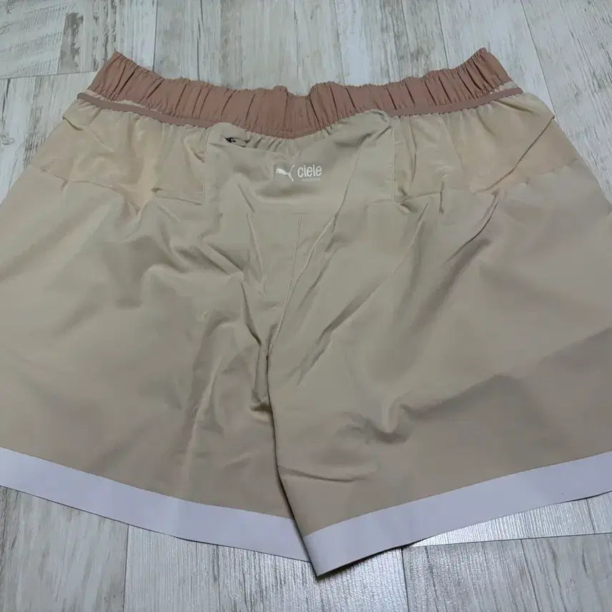 [BUNJANG] Puma x Cielle Running Shorts (White Line Detail) / [L] 푸마x 씨엘르 러닝 쇼츠 새상품